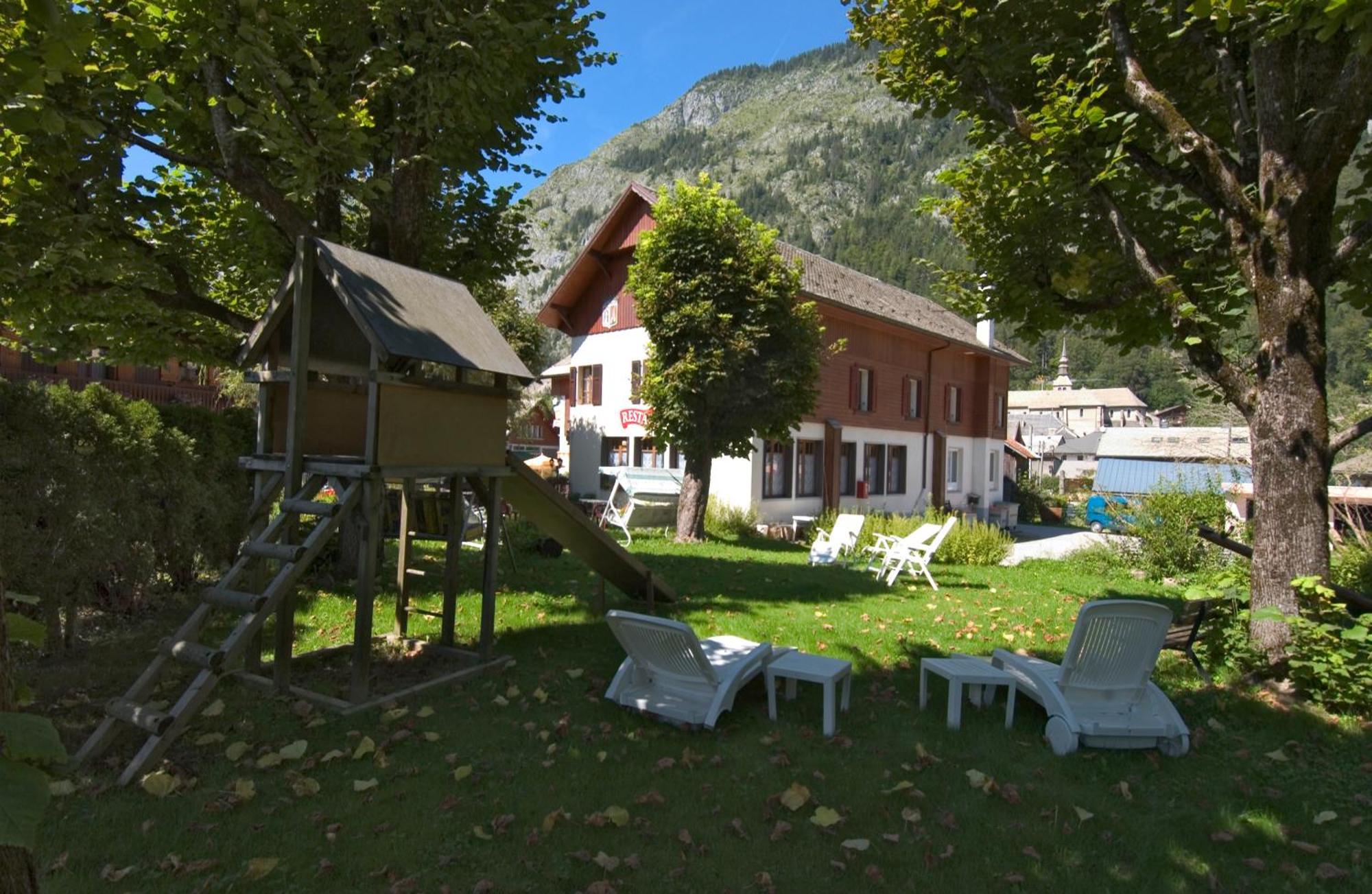 Les Touristes Hotel Abondance Exterior photo