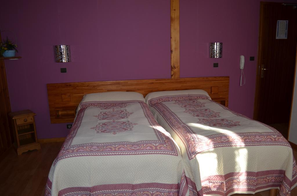 Les Touristes Hotel Abondance Room photo